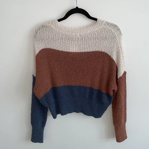 Debut Knit Top - Picture 3 of 7